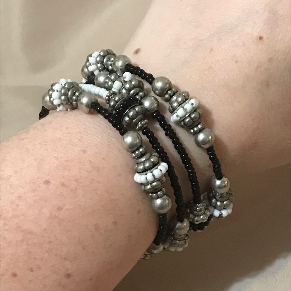 Beaded spring bracelet